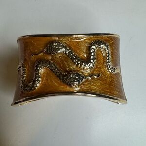 Hinged snake bracelet